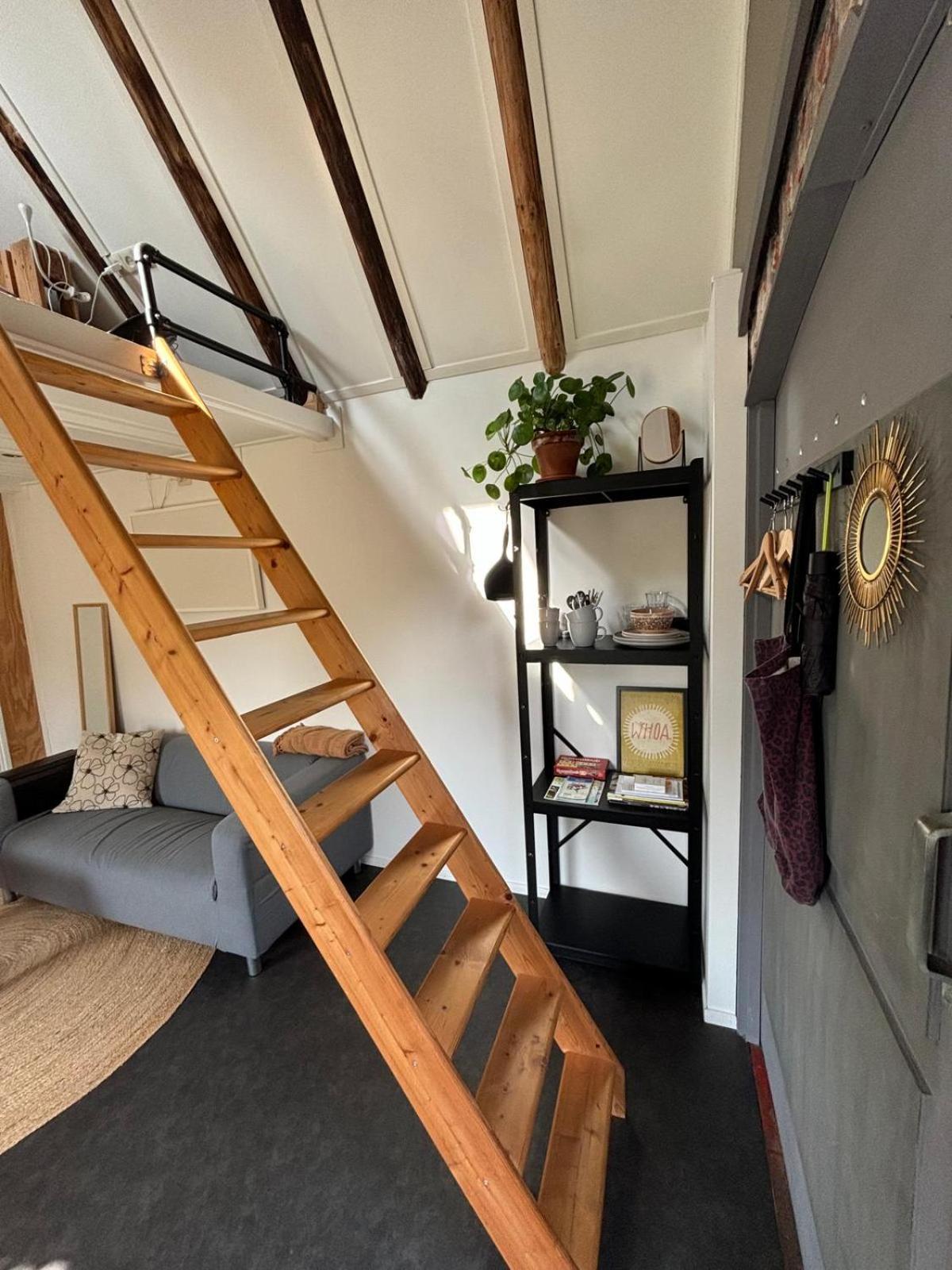 Вилла Tiny House De Smederij Peize Экстерьер фото